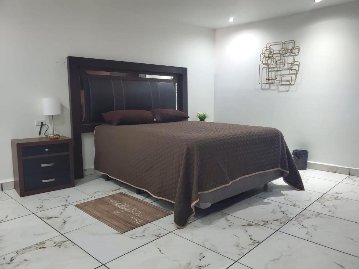 Suites Motel La Frontera سيوداد خواريز المظهر الخارجي الصورة
